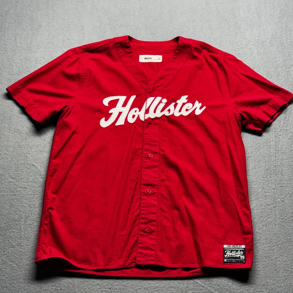 Hollister Mens Red Baseball Jersey Shirt Embroidered Logo Size Medium